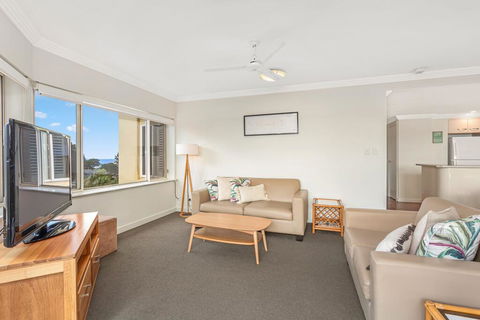 Whitesands 501 - Main Beach Location - Accommodation Redcliffe 2