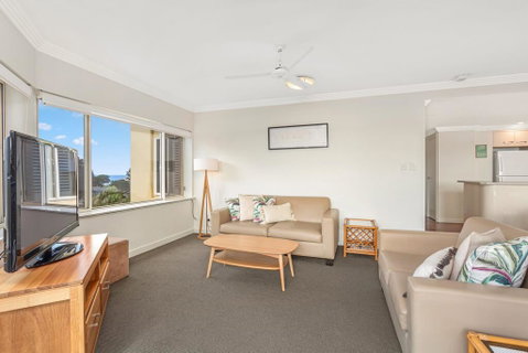Whitesands 501 - Main Beach Location - Accommodation Redcliffe 2