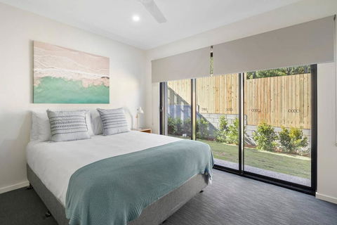 WHITSUNDAY Brand New Townhouse Close To Boardwalk - Accommodation Redcliffe 3