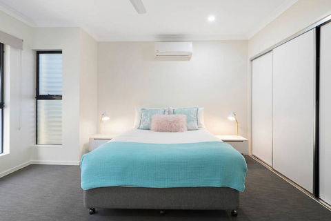 WHITSUNDAY Brand New Townhouse Close To Boardwalk - Accommodation Redcliffe 2