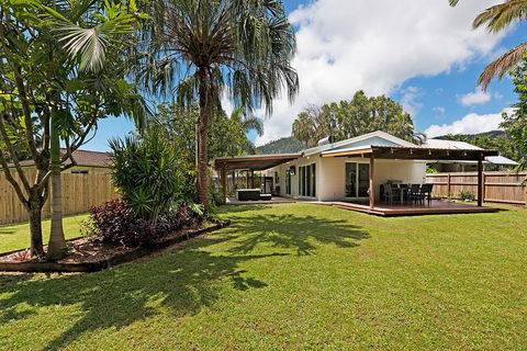 Whitsunday Palms - Accommodation Redcliffe 1