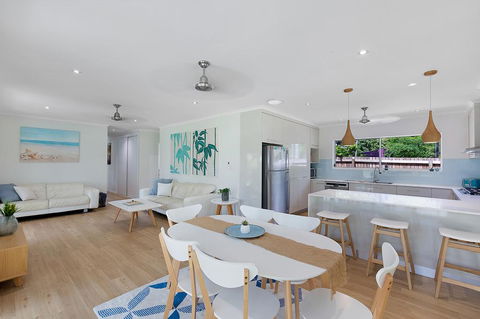 Whitsunday Palms - Accommodation Redcliffe 0