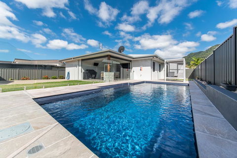 Whitsunday Sands - Accommodation Redcliffe 0