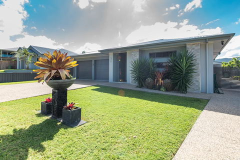 Whitsunday Sands - Accommodation Redcliffe 2