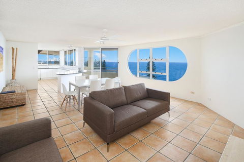 Wickham Cove Unit 10, 45 Albert Street. Kings Beach - Accommodation Redcliffe 1