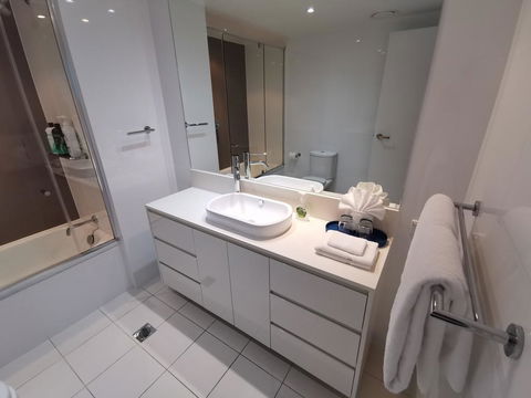 Widest Ocean View And Balcony Luxury Apt - Accommodation Redcliffe 2