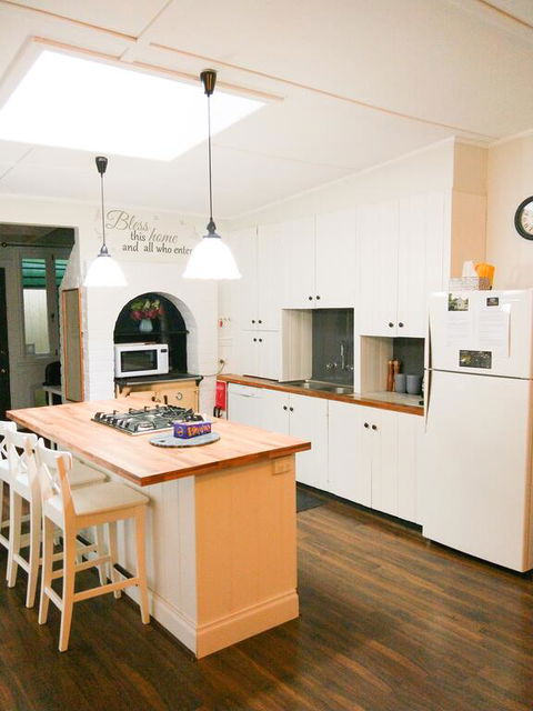 Wildflower Cottage - Accommodation Redcliffe 3