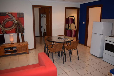 Wildsights Beach Units - Accommodation Redcliffe 1