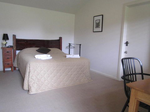 Willalooka Tavern - Accommodation Redcliffe 2