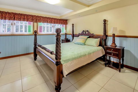 Williams Lodge - Accommodation Redcliffe 1