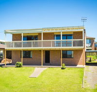 Williams Wonder - Large Beach House - Accommodation Redcliffe