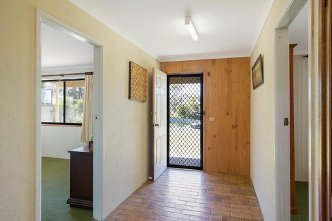 Williams Wonder - Large Beach House - Accommodation Redcliffe 3