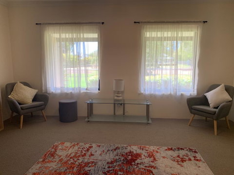 Willow Lodge - Accommodation Redcliffe 2