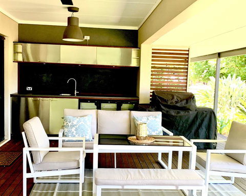 Willow Lodge - Accommodation Redcliffe 1