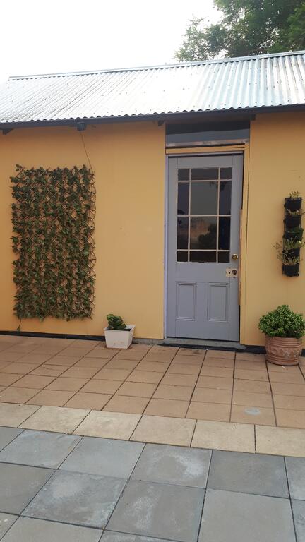 Willowgate Hall Luxury Hosted B&B - Accommodation Redcliffe 1