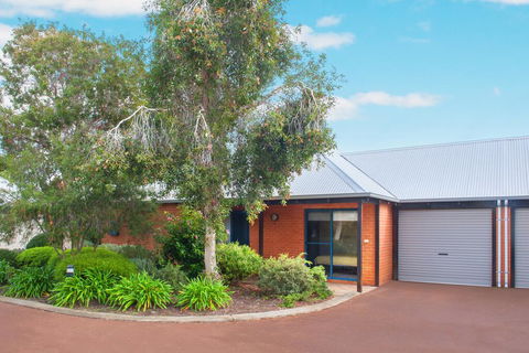 Wills - Accommodation Redcliffe 1