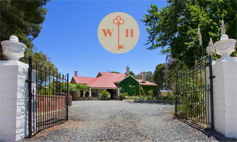 Wilsford House - Accommodation Redcliffe 0