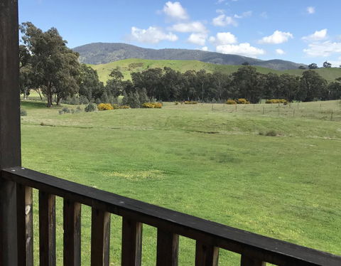 Wimmera Hills Winery - Accommodation Redcliffe 1