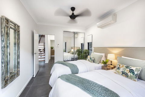 WINDFALL IN PALM COVE - Accommodation Redcliffe 1