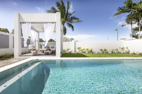 WINDFALL IN PALM COVE - Accommodation Redcliffe 0
