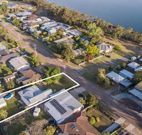 Windsong - Pet friendly wifi and close to water - Accommodation Redcliffe
