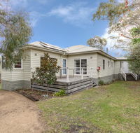 Windward House - Accommodation Redcliffe
