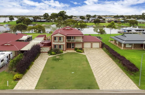 Windy's At Wellington - Accommodation Redcliffe 1