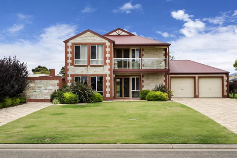 Windy's At Wellington - Accommodation Redcliffe 0