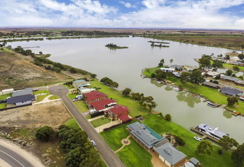 Windy's At Wellington - Accommodation Redcliffe 2