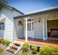 Wine Country Cottage located right at the Hunter Valley gateway close to everything - Accommodation Redcliffe
