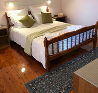Wine Country drive Guest House - Accommodation Redcliffe