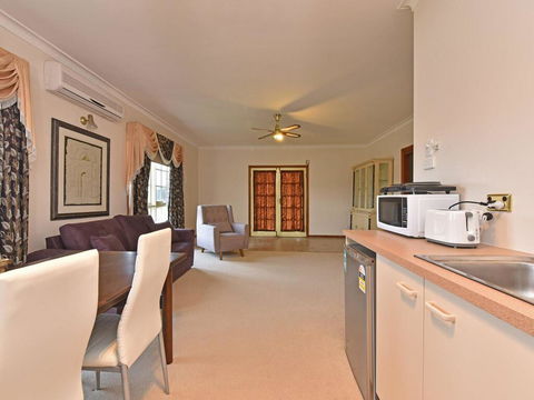 Wine Country Homestead 1br Studio - Accommodation Redcliffe 2