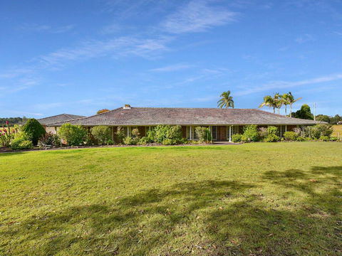 Wine Country Homestead 4-6br House - Accommodation Redcliffe 0