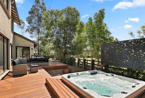 Wine Down - Accommodation Redcliffe 0