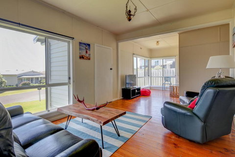 Wings And Waves - Accommodation Redcliffe 1