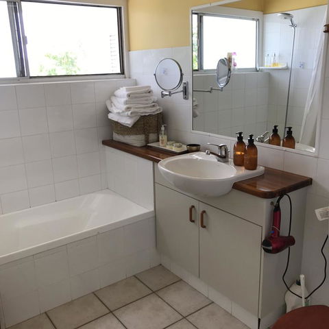 Winston Cottage - Accommodation Redcliffe 3
