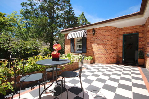 Winston Cottage At Three Sisters - Accommodation Redcliffe 0