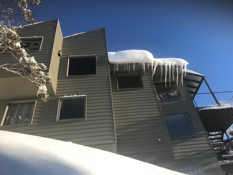 Winterbrook Chalet - Accommodation Redcliffe 0