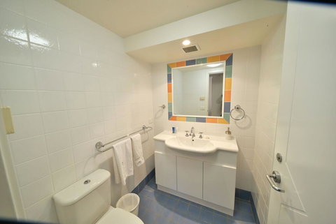 Wintergreen 3 - Accommodation Redcliffe 1