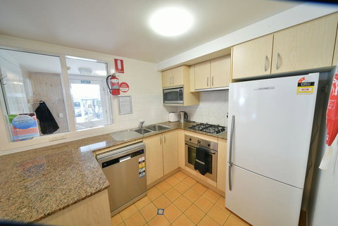 Wintergreen 3 - Accommodation Redcliffe 2