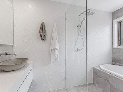 Wirragulla, 10 Marty Avenue - Stylish Modern House With Ducted Air Con & WIFI - Accommodation Redcliffe 0