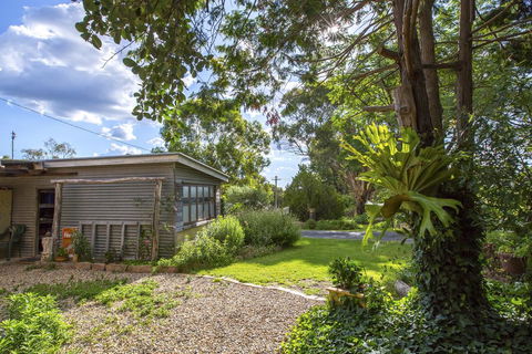 Wisteria Cottage - Accommodation Redcliffe 2