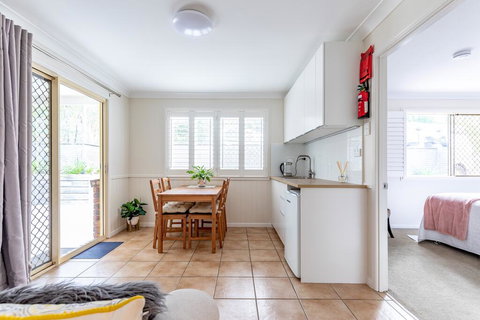 Woodford Gardens - Accommodation Redcliffe 2