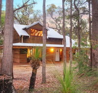 Woodstone Kookaburra Cottage - Accommodation Redcliffe