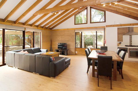 Woodstone Possum Cottage - Accommodation Redcliffe 3