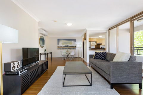 Woolloomooloo Modern Apartment 12BRK - Accommodation Redcliffe 0