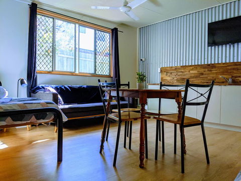 Woolshed Eco Lodge - Accommodation Redcliffe 1
