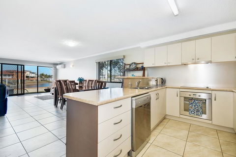 Woomba1 - Accommodation Redcliffe 0