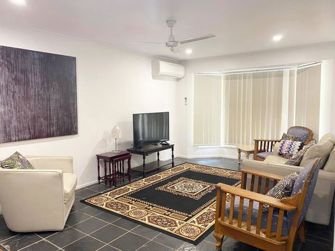 Woorim Secluded Palms Cottage - Accommodation Redcliffe 2
