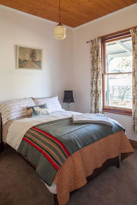 Wormwood House - Accommodation Redcliffe 3